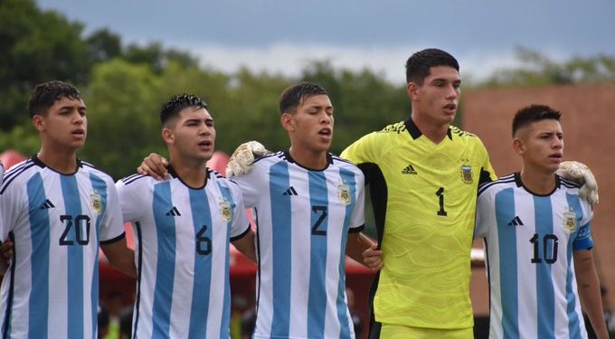 El arquerito de Unión fue titular en el triunfo de Argentina