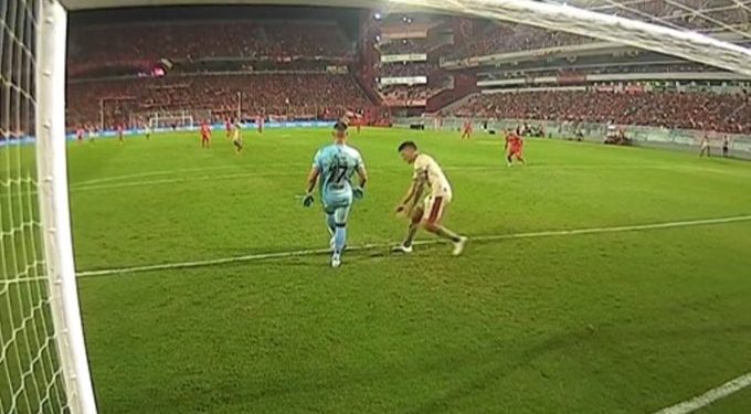 Un poco de humor: Los memes con la mano de Goltz