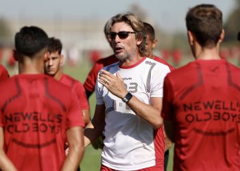 Heinze: «Colón es un equipo muy sólido con jugadores dinámicos y fuertes»
