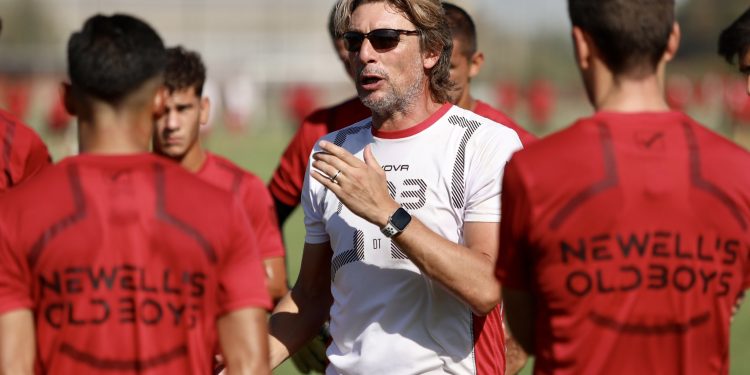 Heinze: «Colón es un equipo muy sólido con jugadores dinámicos y fuertes»
