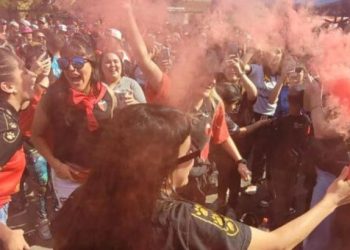 Colón saludó a las mujeres que sienten y comparten el amor por estos colores