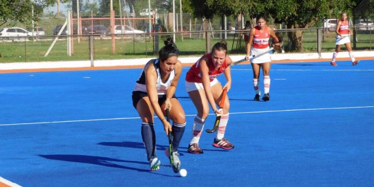 Arrancó el Dos Orillas de Hockey Femenino