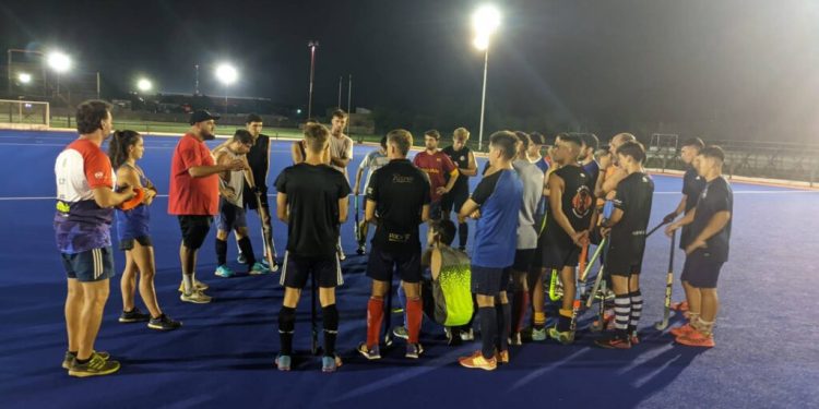 El preseleccionado masculino mayor de la ASH comenzó a entrenar