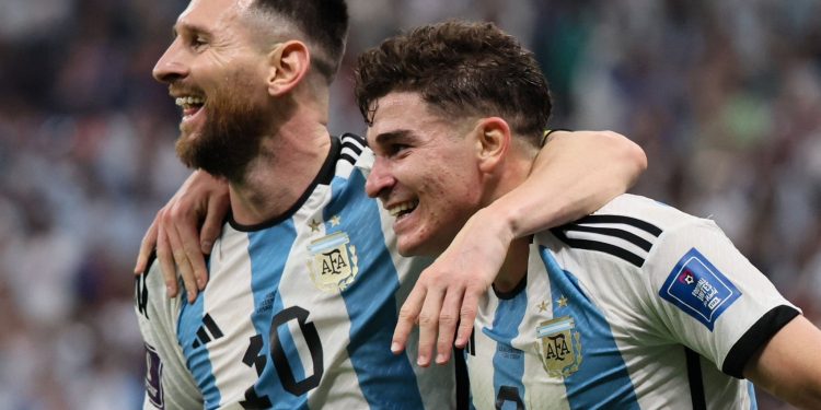 Julián Álvarez sobre su segundo gol a Croacia en el Mundial: «Fue un 90% de Messi y un 10% mío»