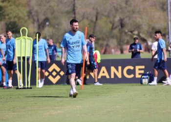 La Selección entrenó en Ezeiza y se prepara para viajar a Paraguay para el homenaje de la Conmebol