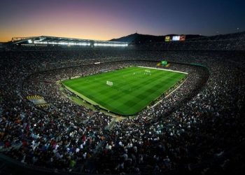Los hinchas de Barcelona pidieron por Messi en el Camp Nou