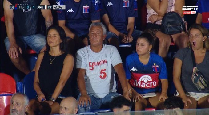 ¡Hola Pipo! En su día de descanso, el DT de Colón no se aparta del fútbol