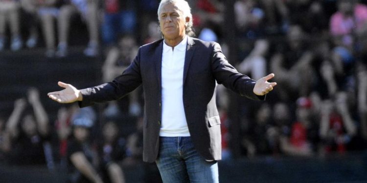 Pipo, frontal: “Los pibes no saben contra quién juegan, están boludeando con la Play”