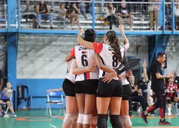 Villa Dora recibió un duro golpe en el inicio de los 4tos de final de la LAV
