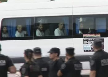 La Selección llegó al Monumental en combis y sin ningún inconveniente