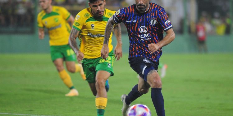 Defensa y Justicia y Talleres repartieron puntos en Florencio Varela