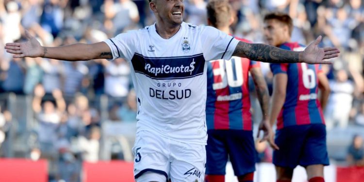 Gimnasia recibiría a Colón con Tarragona desde el comienzo