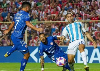 Unión y Racing saben que se juegan mucho mañana en Santa Fe