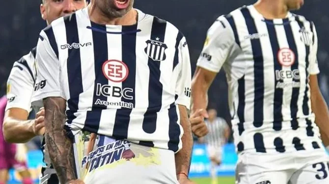 Con Michael Santos como figura, Talleres le ganó a Central