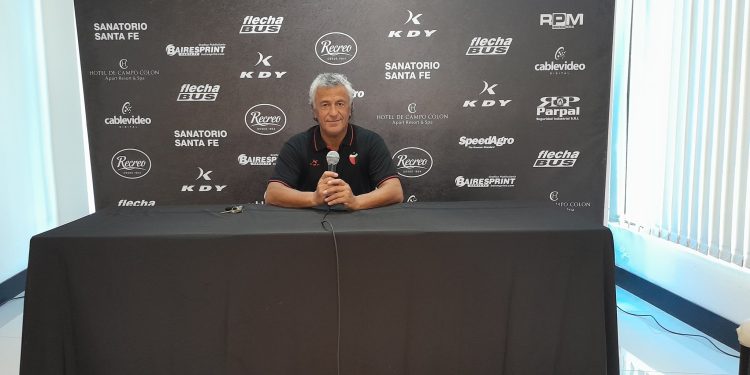 Habló Pipo en la previa de Defensa y Justicia: Farías, el posible 11, las futuras ventas y mucho más.