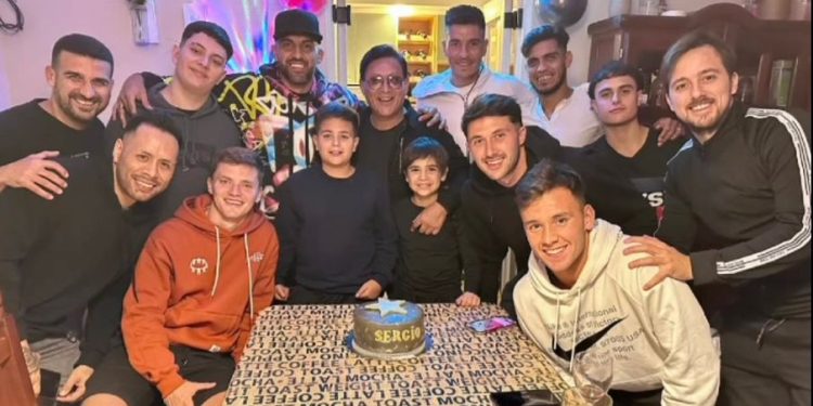 Bernardi, Wanchope y compañía, en el cumpleaños del cantante Sergio Torres