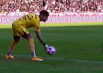 Video: los dos jugadores de Lanús que casi hacen la gran Chicco-Goltz