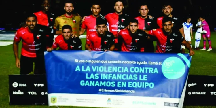 Colón está de pie: Volvió a ganar de local con dos goles de Wanchope