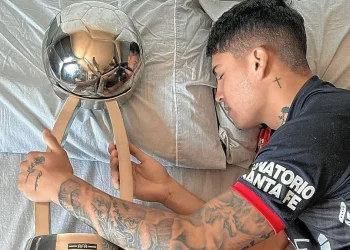 Facu Farías se cruzó con un hincha de Unión en Twitter