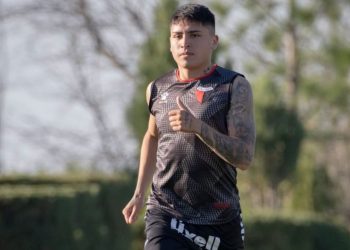 Video: el golazo de Facu Farías en el entrenamiento de Colón