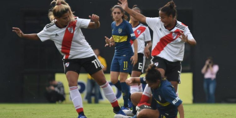 Hoy se juega el superclásico en la Bombonera