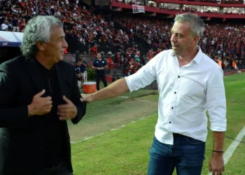 Se calentó Pipo en la conferencia: «Venís buscando mierda, yo no soy tribunero»