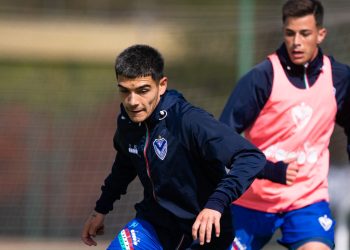 El Tigre Gareca probó dos equipos para visitar a Colón
