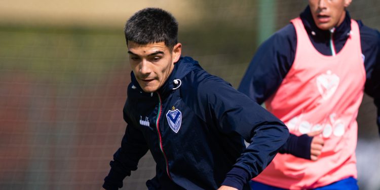 El Tigre Gareca probó dos equipos para visitar a Colón