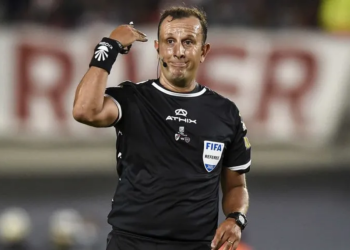 Darío Herrera volverá a dirigir después de la controversia en el Superclásico