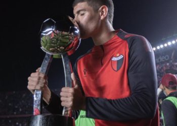 Leandro Quiroz se realizará nuevos estudios médicos tras la ruptura de ligamentos cruzados