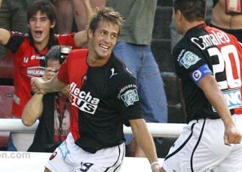 El Tanque Denis se retiró del fútbol: su paso por Colón en detalles