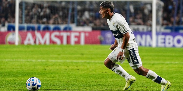 Copa Sudamericana: Gimnasia le ganó sobre la hora a Independiente Santa Fe y sumó su primera victoria