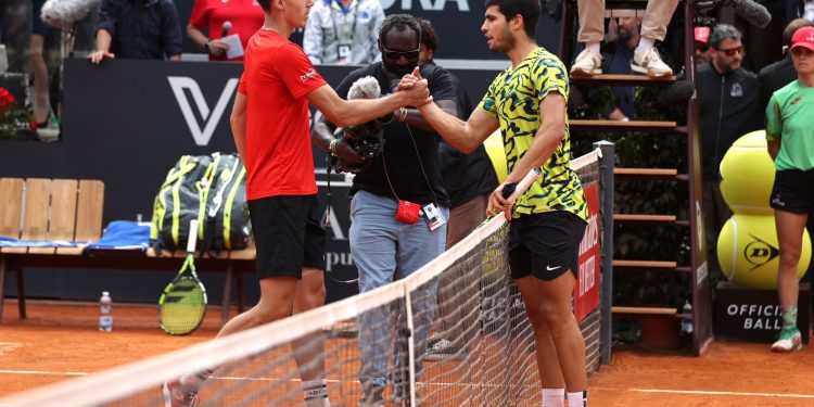 Carlos Alcaraz quedó sorpresivamente eliminado del Masters 1000 de Roma