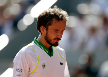 Sorpresiva eliminación de Daniil Medvedev en la primera ronda de Roland Garros