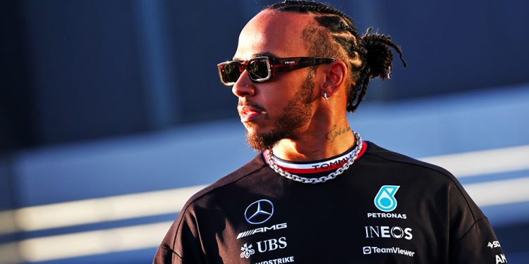 Lewis Hamilton habría recibido una oferta millonaria para llegar a Ferrari