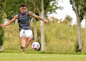 «Siempre dije que cuando agarre la camiseta de Colón, la voy a defender a muerte»