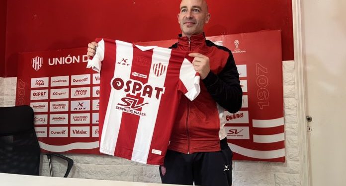 Méndez se refirió a la suspensión del partido ante Lanús