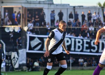Jonathan Alvez fue separado de su equipo por problemas de conducta