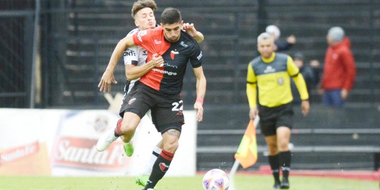 Colón, lejos del objetivo planteado por su DT y con una agenda complicada