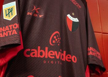 La camiseta que Colón estrena ante Instituto recibió el aval de los hinchas