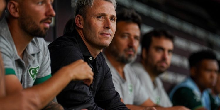 ¿Sarmiento viene con tres delanteros a enfrentar a Unión?