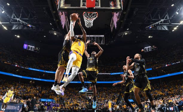 Los Lakers ganaron el primer chico frente a Golden