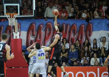 Instituto arrancó con un triunfo sobre Boca las semis de la LNB