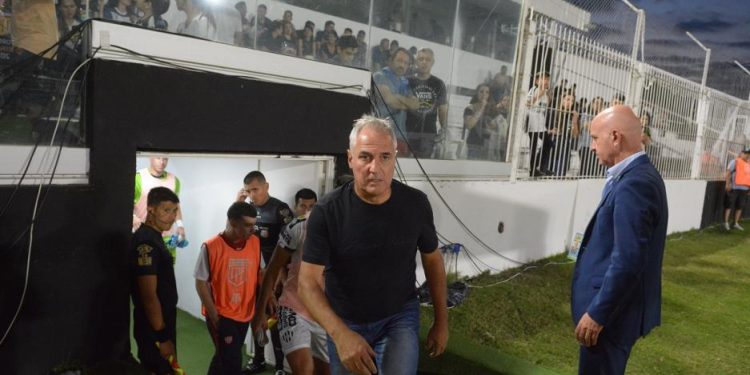 Leo Madelón no aceptó preguntas: ¿Se va de Central Córdoba?