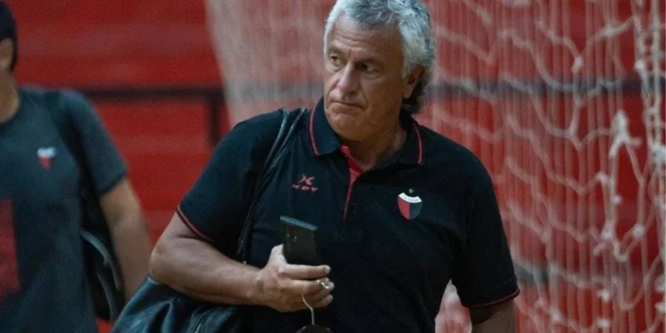 Pipo metería dos cambios en la mitad de la cancha