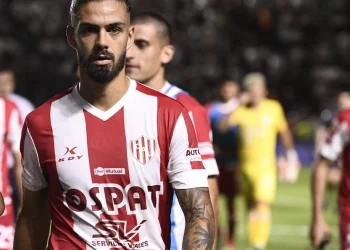 Sin pena ni gloria, Thiago Vecino rescindiría contrato con Unión