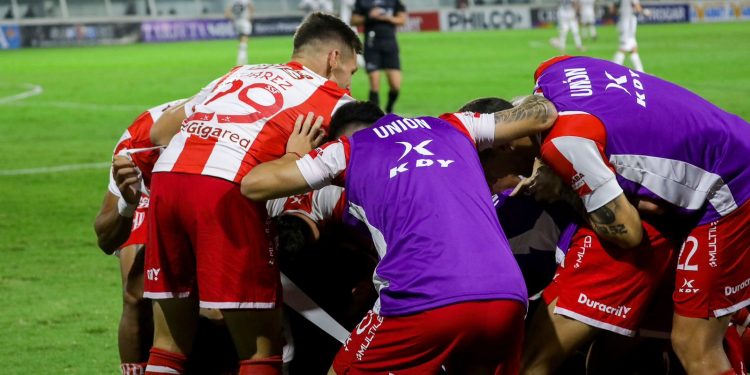 Un poco de paz: Unión se trajo un triunfazo de Santiago