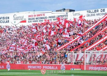 Los hinchas de Unión organizarán un banderazo en el Aeropuerto de Sauce Viejo