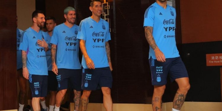 Argentina regresó a los entrenamientos en Beijing a la espera de Álvarez y de Almada
