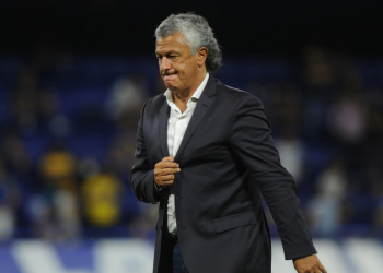 Colón hizo fútbol y Gorosito mantiene algunas dudas